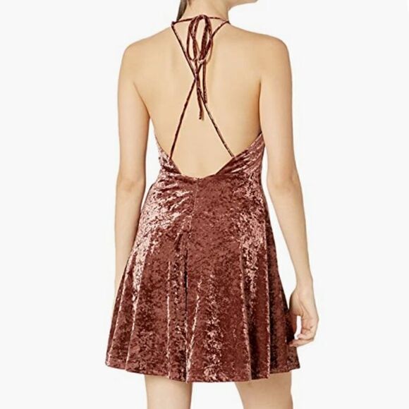 ASTR the label Faye Velvet Halter Fit & Flare Dress Open Back Sugar Plum Brown L - Picture 2 of 15